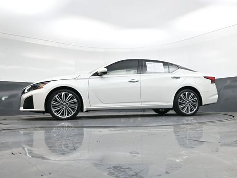Used 2023 Nissan Altima 2.5 SL image 30