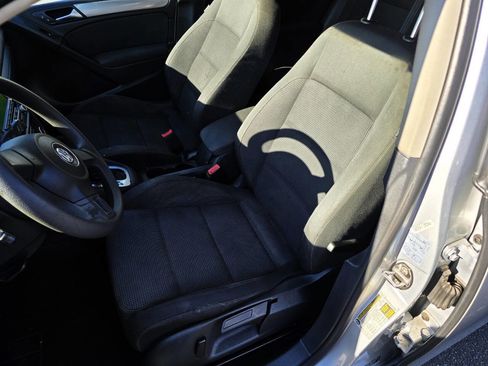 Used 2013 Volkswagen Golf 4-Door image 10