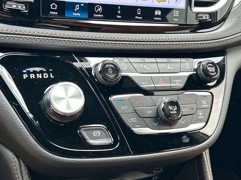 New 2026 Chrysler Pacifica Pinnacle FWD image 36