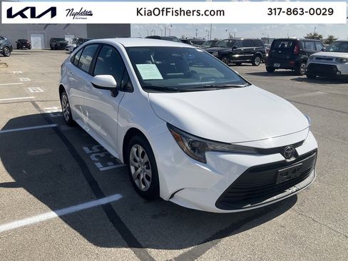 Used 2024 Toyota Corolla LE image 1