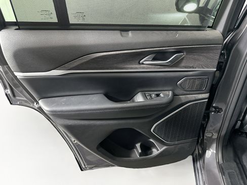 Used 2022 Jeep Grand Cherokee Limited 4xe w/ Luxury Tech Group II image 27