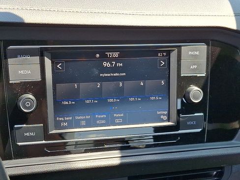 Used 2023 Volkswagen Jetta SE FWD image 17