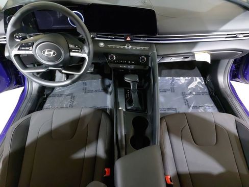 Certified 2024 Hyundai Elantra SEL FWD image 9