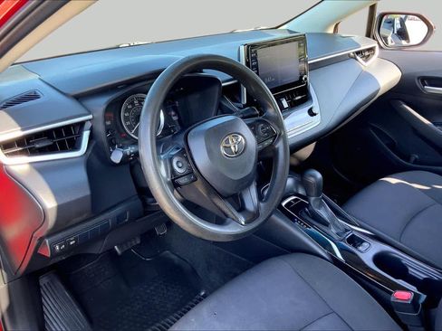 Used 2020 Toyota Corolla LE FWD image 17