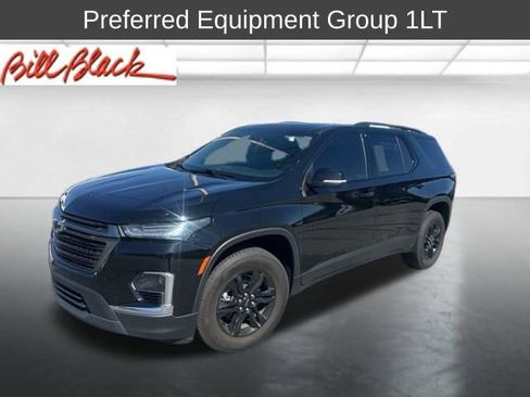 Used 2023 Chevrolet Traverse LT FWD image 2
