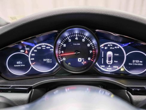 Used 2022 Porsche Cayenne image 25