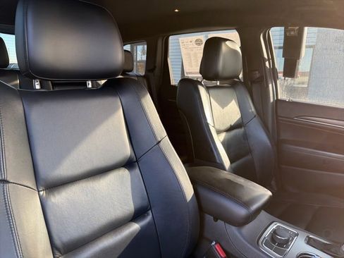 Used 2018 Jeep Grand Cherokee Limited image 8