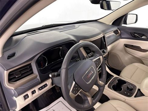 Used 2023 GMC Acadia Denali image 9