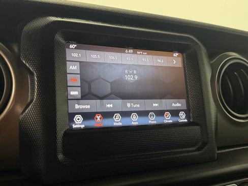 Used 2018 Jeep Wrangler Unlimited Sport S AWD/4WD image 19