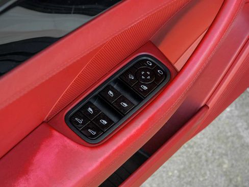 Used 2018 Porsche Panamera 4S image 59