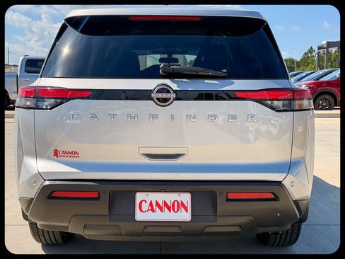 Used 2024 Nissan Pathfinder S FWD image 6