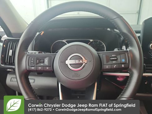 Used 2025 Nissan Pathfinder SV FWD image 21