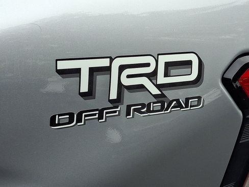 Used 2025 Toyota Tacoma TRD Off-Road image 32