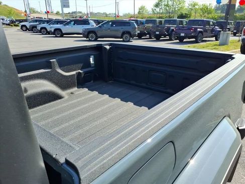 New 2026 Jeep Gladiator Sport AWD/4WD image 13