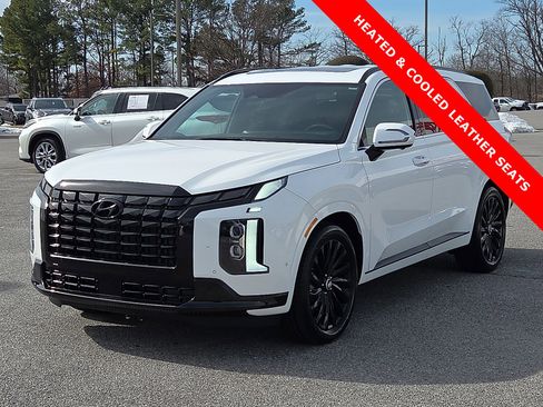Used 2024 Hyundai Palisade Calligraphy image 2