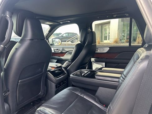 Used 2023 Lincoln Navigator Reserve image 13