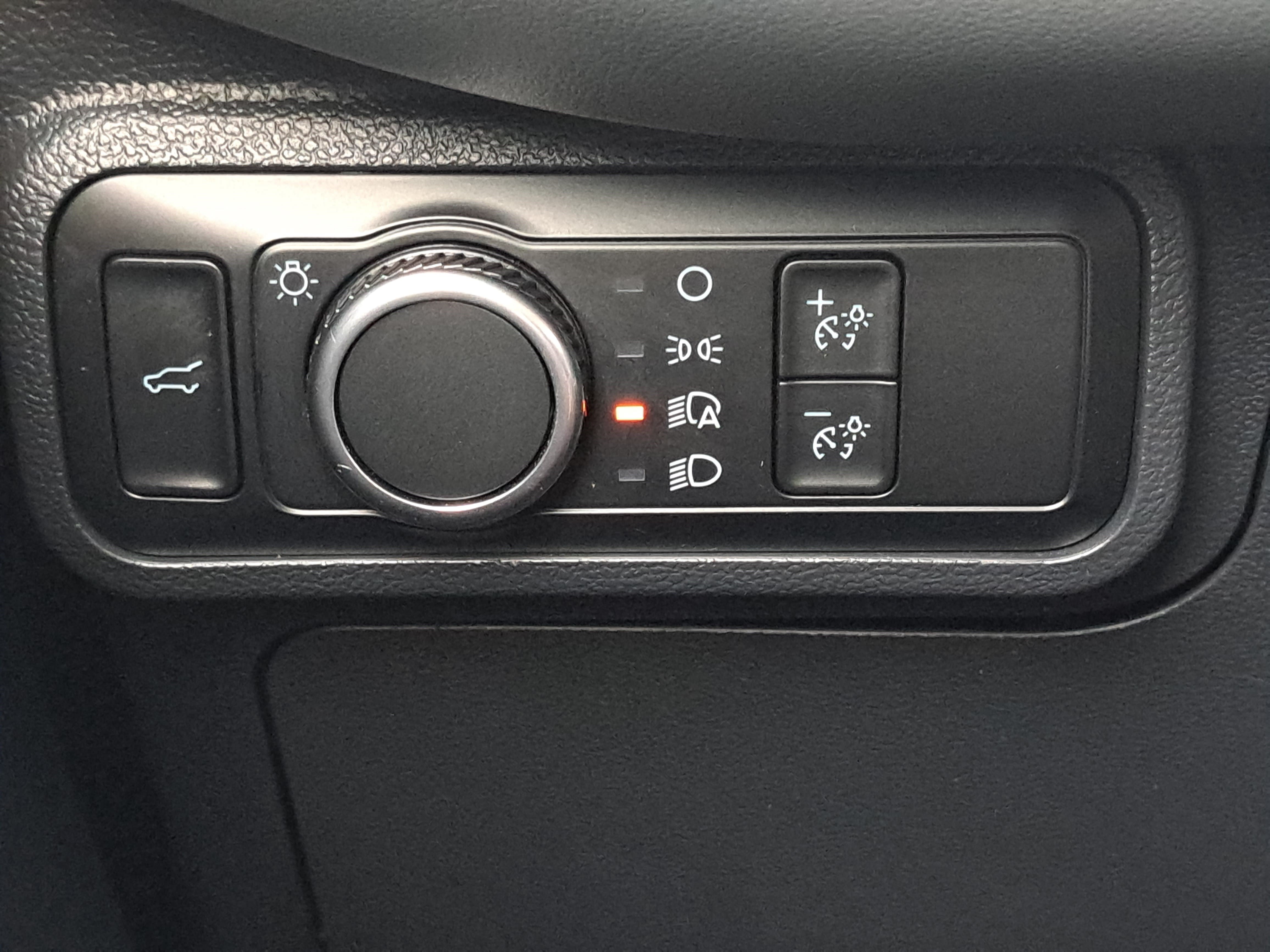 Used 2025 Ford Explorer Active AWD/4WD image 27