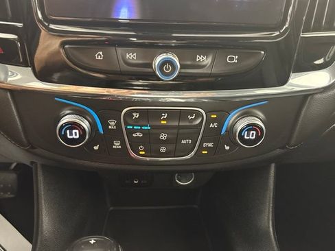 Used 2018 Chevrolet Traverse LT FWD image 39