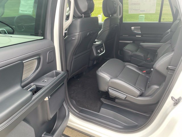 New 2026 Ford Expedition Max Platinum w/ Driver's Package AWD/4WD image 14