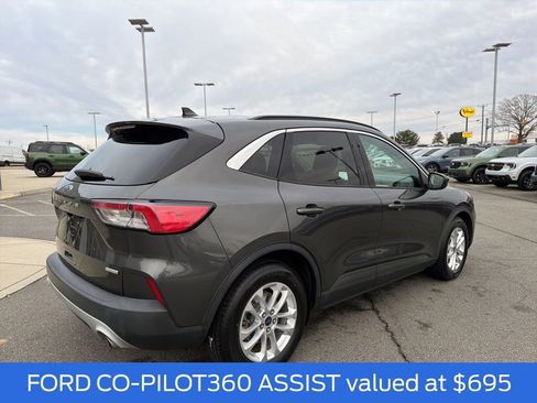 Certified 2020 Ford Escape SE image 3