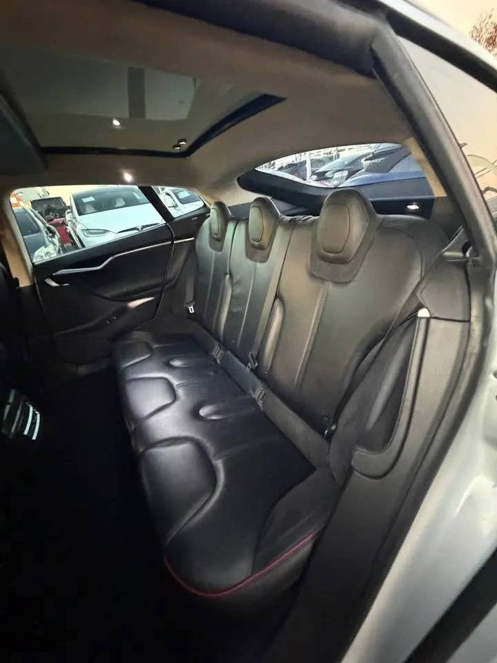 Used 2013 Tesla Model S Performance RWD image 11