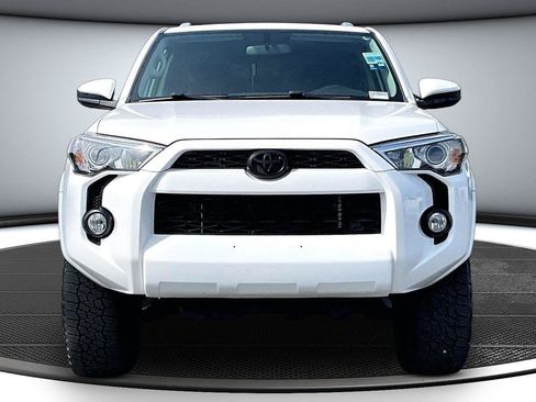 Used 2016 Toyota 4Runner SR5 AWD/4WD image 3