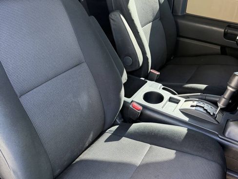 Used 2011 Toyota FJ Cruiser 4WD w/ Upgrade Pkg image 11