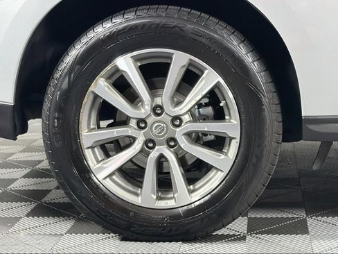 Used 2013 Nissan Pathfinder SV AWD/4WD image 28