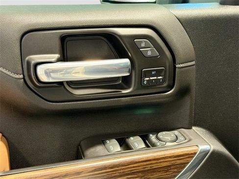 Used 2021 Chevrolet Silverado 2500 High Country image 16