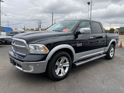 Used 2014 RAM 1500 Laramie w/ Convenience Group image 8