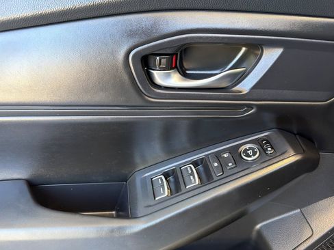 Used 2023 Honda Accord EX image 11