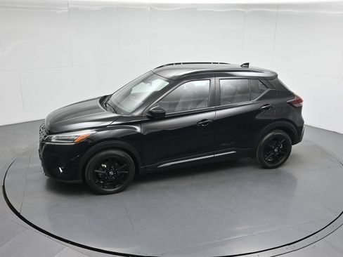 Used 2023 Nissan Kicks SR w/ SR Premium Package FWD image 43
