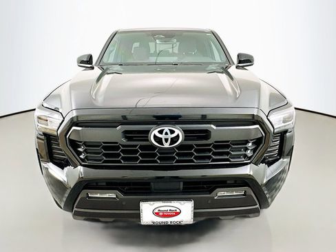 Used 2025 Toyota Tacoma TRD Off-Road w/ TRD Off Road Upgrade Package image 2