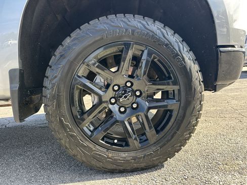 Used 2024 Chevrolet Silverado 1500 LT Trail Boss w/ Convenience Package II image 13