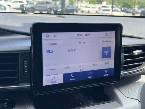 Used 2024 Ford Explorer XLT w/ Equipment Group 202A AWD/4WD image 19