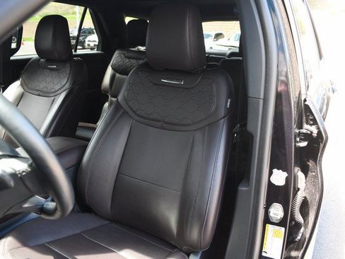 Used 2025 Ford Explorer Platinum w/ LUX Leather Package AWD/4WD image 17