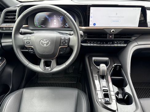 Certified 2026 Toyota Crown AWD/4WD image 18