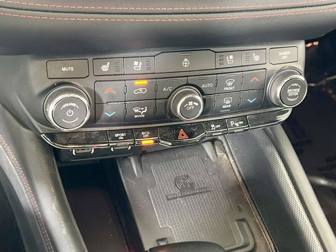 Used 2022 Dodge Durango R/T w/ Blacktop Package image 16