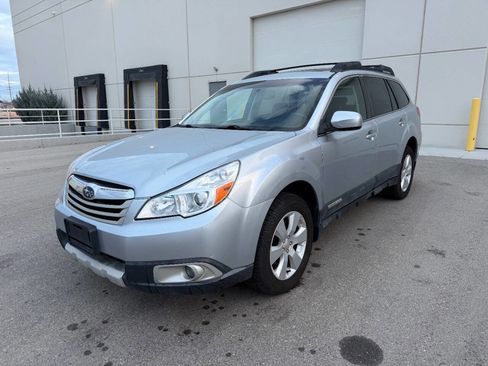 Used 2012 Subaru Outback 3.6R Limited w/ Moonroof Pkg image 6