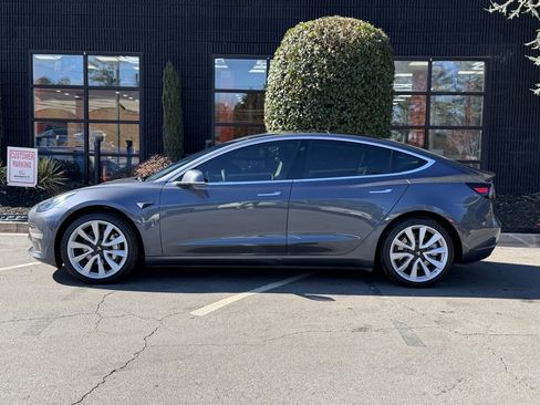 Used 2020 Tesla Model 3 Standard Range Plus image 9
