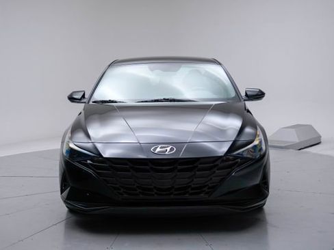 Used 2023 Hyundai Elantra SE image 11