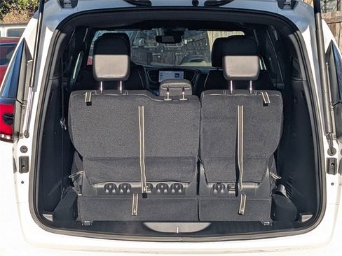 New 2026 Chrysler Pacifica Select image 12