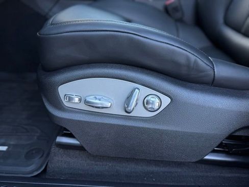 New 2026 Porsche Macan image 15