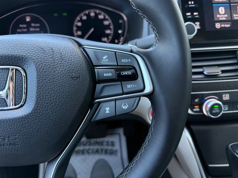 Used 2018 Honda Accord Touring image 20