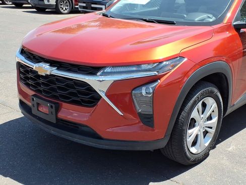Used 2024 Chevrolet Trax LS FWD image 8