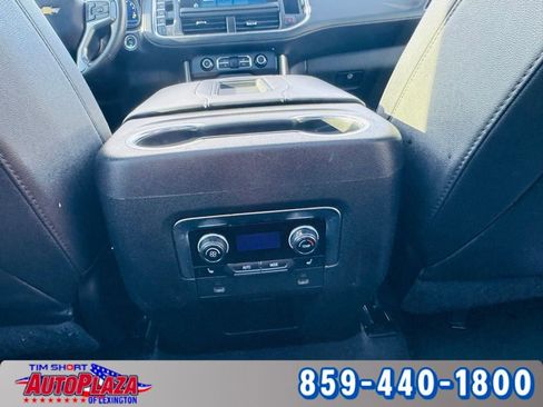 Used 2022 Chevrolet Suburban LT w/ Luxury Package image 42