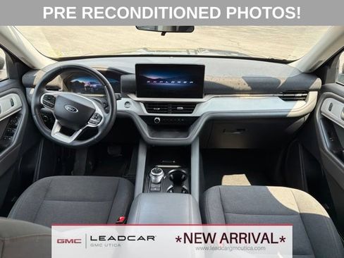 Used 2025 Ford Explorer Active AWD/4WD image 16