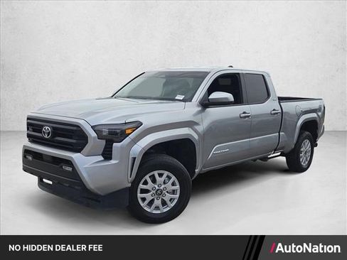 Used 2025 Toyota Tacoma SR5 AWD/4WD image 1