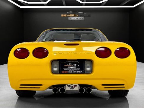 Used 2001 Chevrolet Corvette Coupe w/ Preferred Equipment Group2 RWD image 4