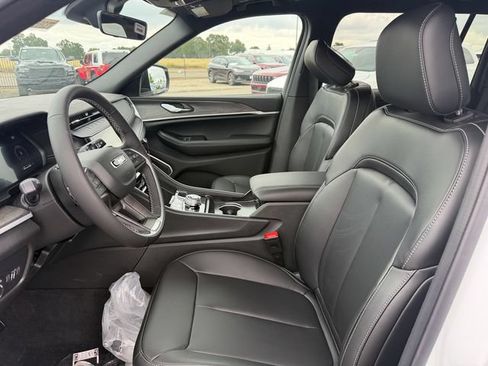 New 2026 Jeep Grand Cherokee L Limited w/ Limited Altitude Package AWD/4WD image 12